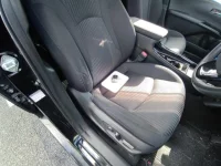 Toyota Prius лот № 30915 оценка 4  с аукциона в Японии 7