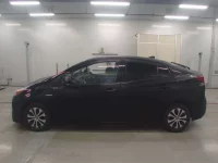 Toyota Prius лот № 30915 оценка 4  с аукциона в Японии 3