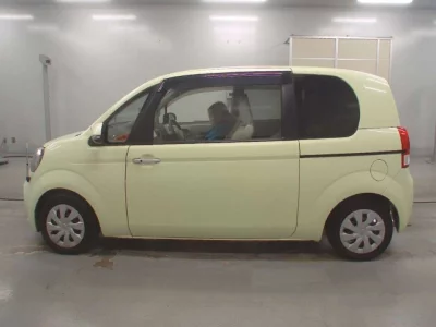 Toyota PORTE  с аукциона в Японии