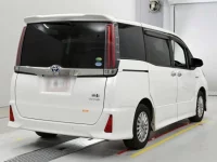 Toyota NOAH лот № 30857 оценка 3.5  с аукциона в Японии 1