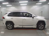 Toyota RAV4 лот № 30971 оценка 4  с аукциона в Японии 2