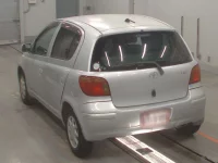 Toyota VITZ лот № 10467 оценка 3  с аукциона в Японии 5