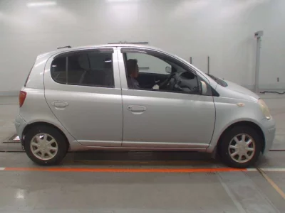 Toyota VITZ  с аукциона в Японии