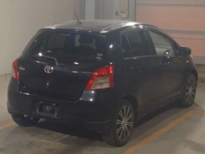Toyota VITZ  с аукциона в Японии