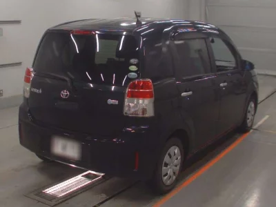 Toyota SPADE  с аукциона в Японии