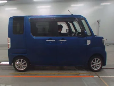 Toyota PIXIS MEGA