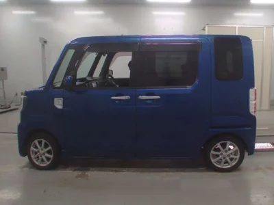 Toyota Pixis Mega