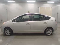 Toyota Prius лот № 10354 оценка 3.5  с аукциона в Японии 3