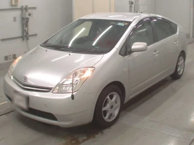 Toyota Prius  с аукциона в Японии