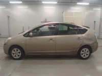 Toyota Prius лот № 10362 оценка 3  с аукциона в Японии 3