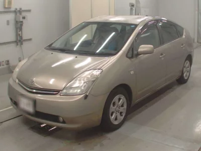 Toyota Prius  с аукциона в Японии