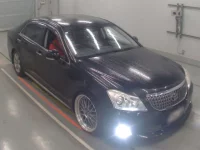 Toyota CROWN лот № 30599 оценка 3  с аукциона в Японии 4