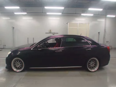 Toyota CROWN  с аукциона в Японии