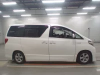 Toyota ALPHARD лот № 30543 оценка 3.5  с аукциона в Японии 2