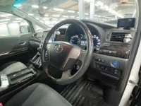 Toyota ALPHARD лот № 30543 оценка 3.5  с аукциона в Японии 6