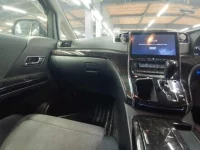 Toyota ALPHARD лот № 30543 оценка 3.5  с аукциона в Японии 8