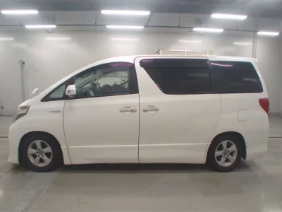 Toyota ALPHARD  с аукциона в Японии