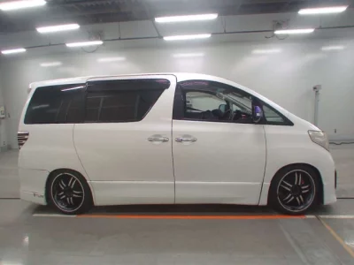 Toyota ALPHARD  с аукциона в Японии