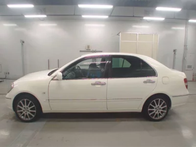 Toyota BREVIS  с аукциона в Японии