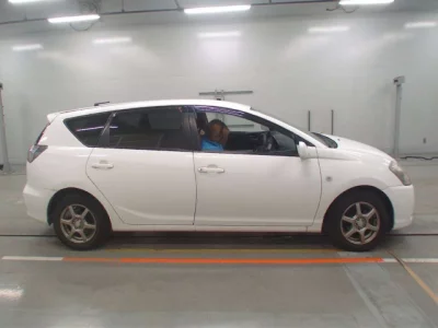Toyota CALDINA  с аукциона в Японии