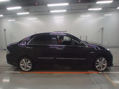 Toyota CROWN  с аукциона в Японии