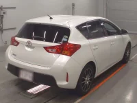 Toyota AURIS лот № 30662 оценка 4  с аукциона в Японии 1