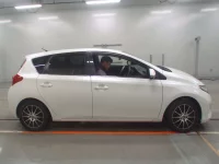 Toyota AURIS лот № 30662 оценка 4  с аукциона в Японии 2