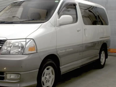 Toyota GRANVIA  с аукциона в Японии