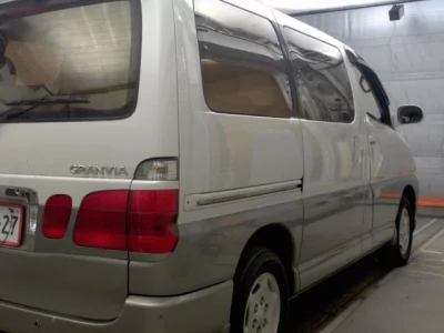 Toyota GRANVIA  с аукциона в Японии