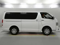 Toyota HIACE VAN лот № 30621 оценка 4  с аукциона в Японии 2