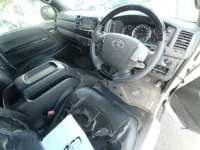 Toyota HIACE VAN лот № 30621 оценка 4  с аукциона в Японии 6