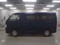 Toyota HIACE VAN лот № 30752 оценка 3  с аукциона в Японии 3