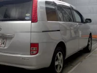 Toyota ISIS лот № 10097 оценка 3.5  с аукциона в Японии 4