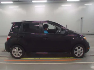 Toyota IST  с аукциона в Японии