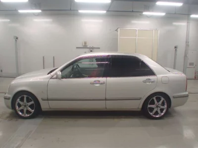 Toyota PROGRES  с аукциона в Японии