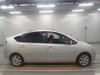 Toyota Prius лот № 30659 оценка 3  с аукциона в Японии 2