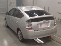 Toyota Prius лот № 30659 оценка 3  с аукциона в Японии 5