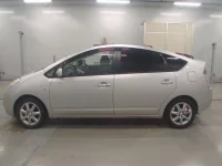 Toyota Prius лот № 30659 оценка 3  с аукциона в Японии 3