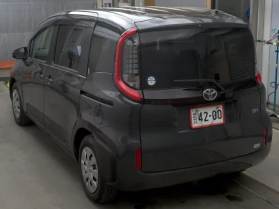 Toyota Sienta