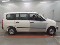 Toyota SUCCEED лот № 30660 оценка 3.5  с аукциона в Японии 2