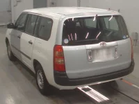 Toyota SUCCEED лот № 30660 оценка 3.5  с аукциона в Японии 5