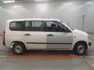 Toyota SUCCEED  с аукциона в Японии