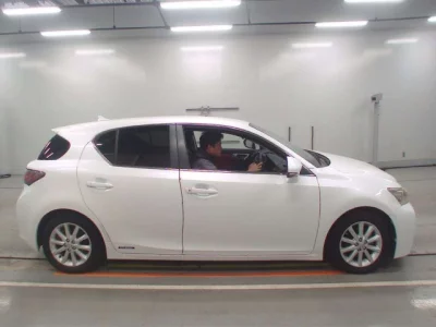 Lexus CT  с аукциона в Японии