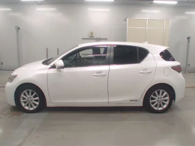 Lexus CT  с аукциона в Японии