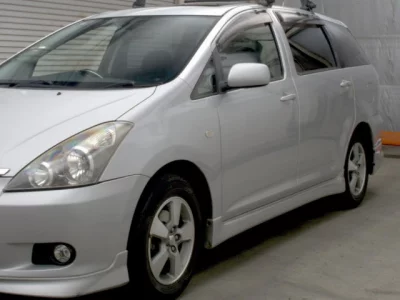 Toyota WISH  с аукциона в Японии