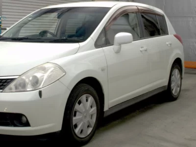 Nissan TIIDA  с аукциона в Японии