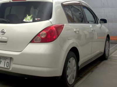 Nissan TIIDA  с аукциона в Японии