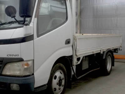 Toyota DYNA  с аукциона в Японии