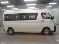 Toyota HIACE лот № 30804 оценка RA  с аукциона в Японии 2
