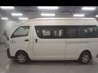 Toyota HIACE лот № 30804 оценка RA  с аукциона в Японии 3